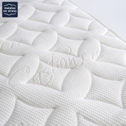 Le coutil cachemire de notre matelas latex 160x200 ferme avec sa mémoire de forme