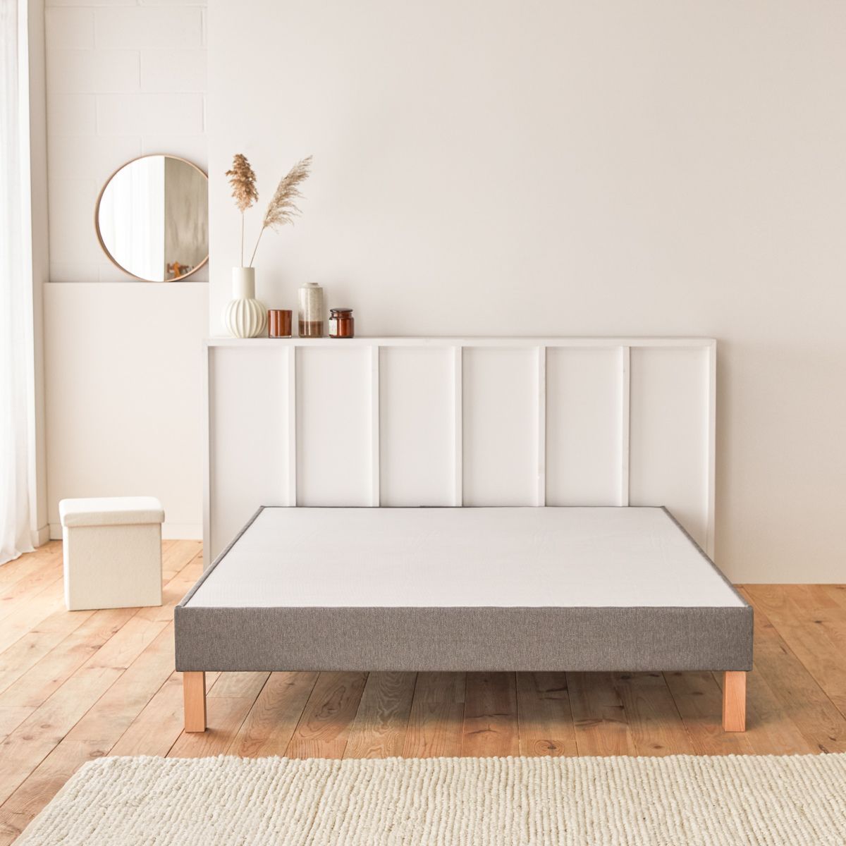 le sommier tapissier a lattes déco gris foncé