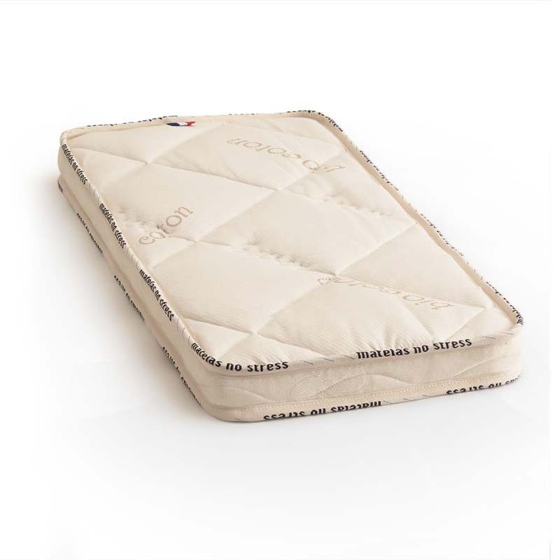 Le plus Produit de notre matelas berceau rectangulaire en fibres de coco de dimension 40x80 Des composants naturels pour la santé et le confort de votre bébé.    Une âme en fibres de coco un produit naturel et écologique, fabriqué à partir de fibres de coco agglomérées avec du latex qui élimine naturellement l'humidité et la condensation.    Des composants naturels pour la santé et le confort de votre bébé avec sa double face de couchage.    Ce matelas possède deux faces de couchage    Face hiver : 500 grammes de laine naturelle au m² - Face drapeau tricolore.   Une laine sélectionnée, apportant un accueil douillet.    Face été : 500 grammes de coton au m²    Apporte de la fraicheur et de la douceur. Volume et moelleux supplémentaire.  Résistance et douceur de son confort.  Récolté dans une logique du respect de l'environnement et ne comporte aucun produit chimique.    Matelas en fibres de coco laine et coton bio conçu à partir de composants naturels dans le respect de l'environnement.  Spécificités techniques de ce matelas rectangulaire en fibres de coco :    La fibre de coco que nous utilisons pour la fabrication de votre matelas berceau est certifiée Oeko-tex.    Épaisseur du matelas fini : 8 cm.    Épaisseur 4 cm de l'âme en fibres naturelles de coco.    Les avantages de la fibre de coco pour la composition du matelas berceau rectangulaire.    Densité : 70 kg / m3 = Équilibré.    Enveloppe de matelas :Coutil : ORGANIC: 40 % BIOCOTON 60 % FAIRBIOCO,coton issu de l'agriculture biologique, garantie sans aucun traitement chimique.    Conditionnement de votre matelas berceau    Ce matelas berceau rectangulaire 40x80 confort nature en fibres de coco que vous avez choisi, réalisé par Matelas No Stress® a été emballé par nos soins dans un emballage à base de plastique recyclé, dans notre atelier à Tourcoing, dans le Nord de la France, pour être préservé jusqu'à son arrivée chez vous.    Livraison : Livraison gratuite dans toute la France métropolitaine. Voir les conditions de fabrication et livraison.