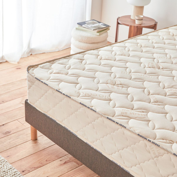 Coutil en coton bio du matelas latex et ressorts – Douceur et respirabilité