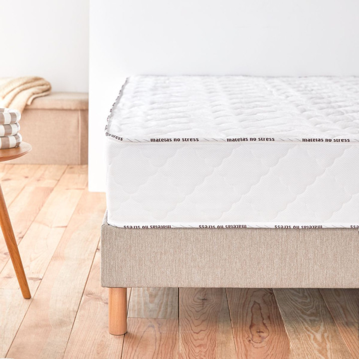 Coin du matelas à mémoire de forme et ressorts ensachés – Finitions soignées