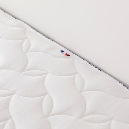 Matelas 18 cm mousse ferme fabriqué en France – finition haut de gamme