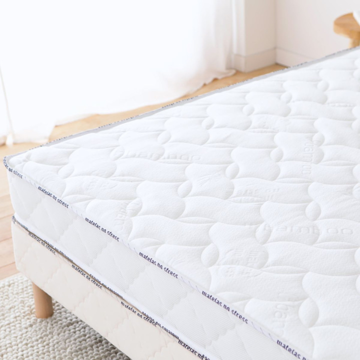 Matelas 80x200 enveloppant bambou avec mousse mémoire de forme