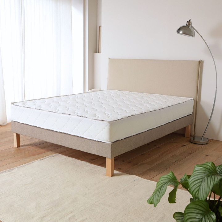 Détail du tissu haut de gamme du matelas moelleux à soutien équilibré
