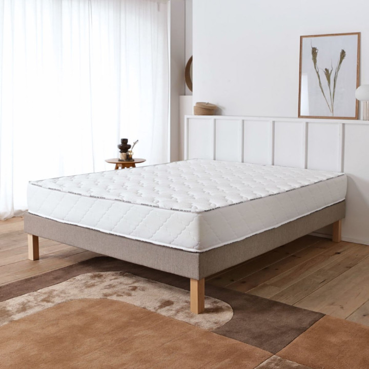 Vue du matelas 180x200 à mémoire de forme et 5 zones de soutien différencié
