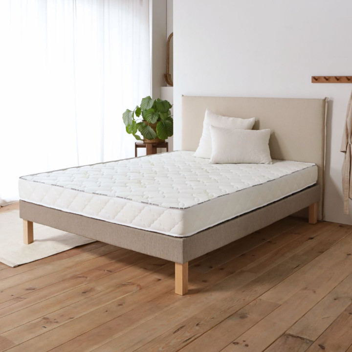 Vue du matelas anti acarien 18 cm avec housse respirante