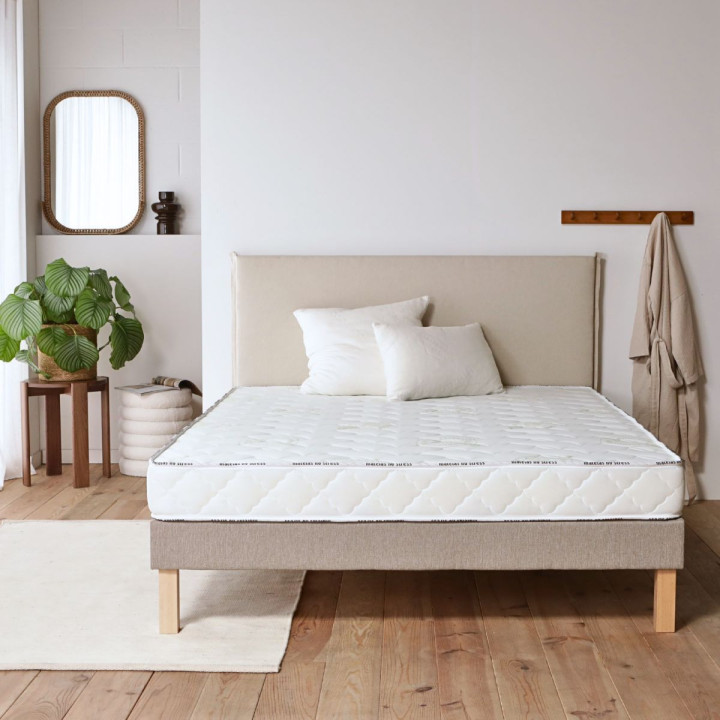 Matelas anti acarien 18 cm offrant un sommeil sain et hygiénique