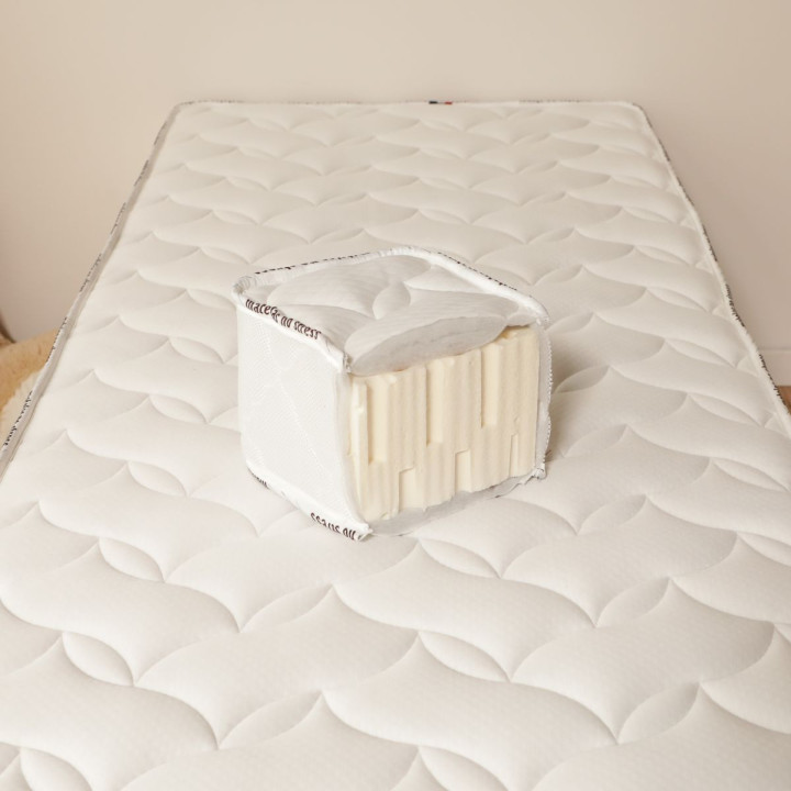 Matelas enfant latex ferme