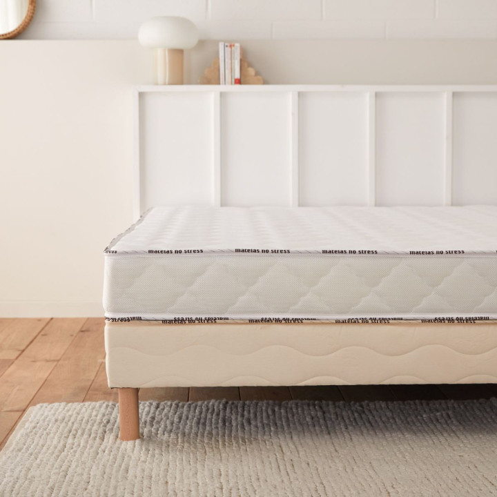 Matelas mousse HR50 épaisseur 18 cm soutien tonique fermeté 9 sur 10