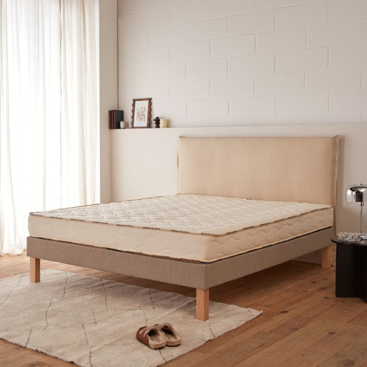 Élégance ferme : matelas 100% latex naturel. 5 zones de confort - 18 cm