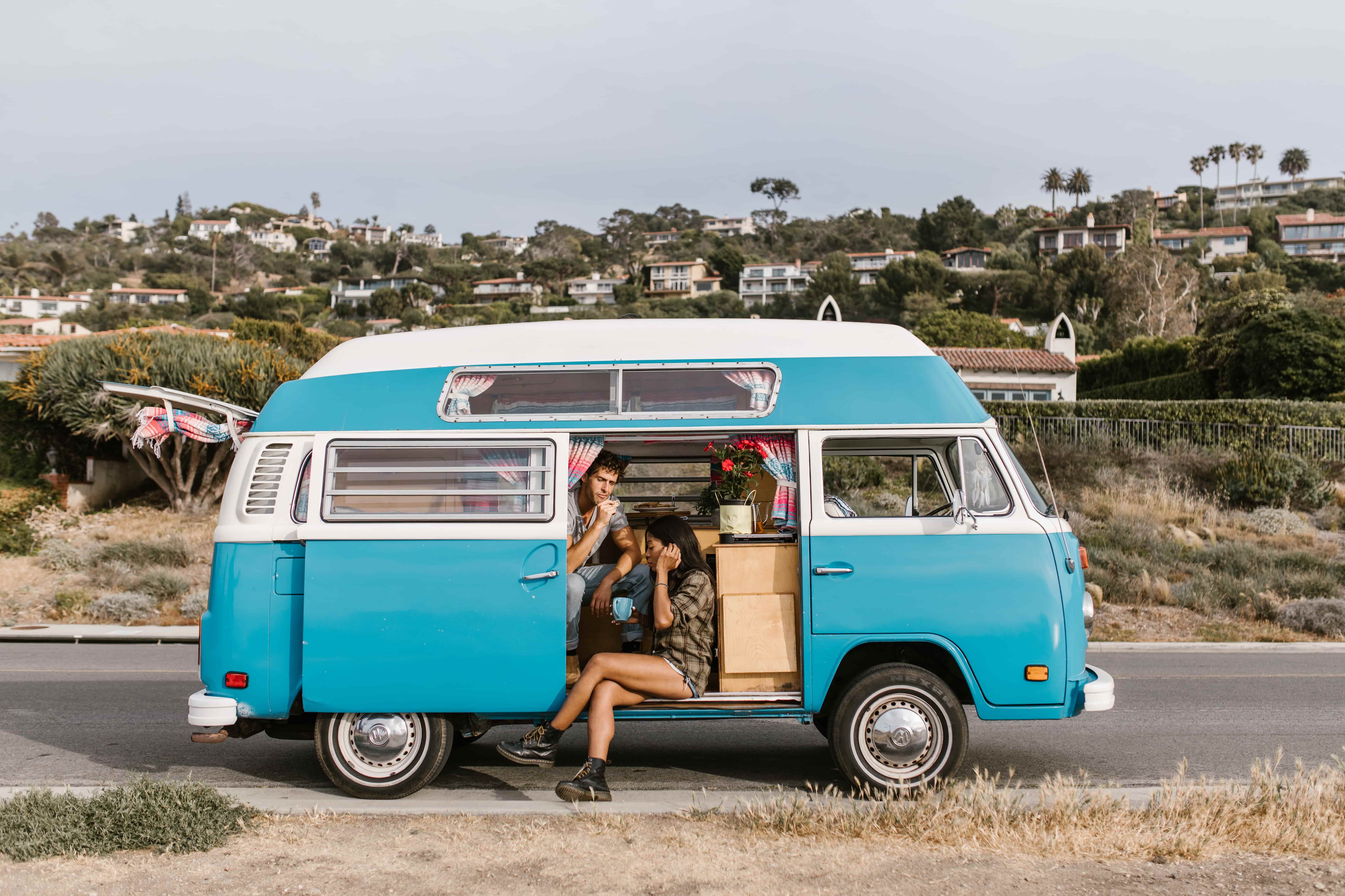 camping car avec plein de lumières