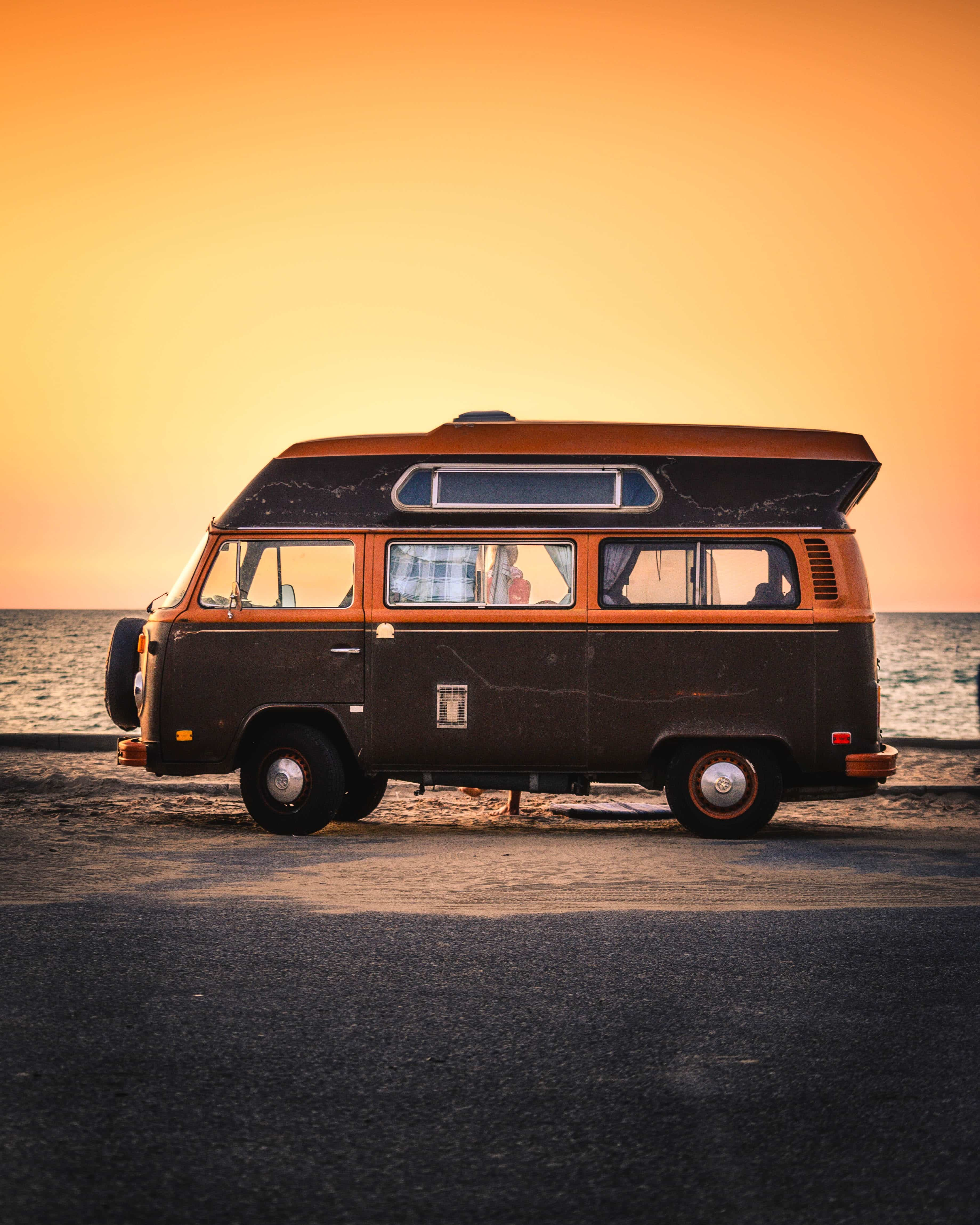 camping car avec plein de lumières