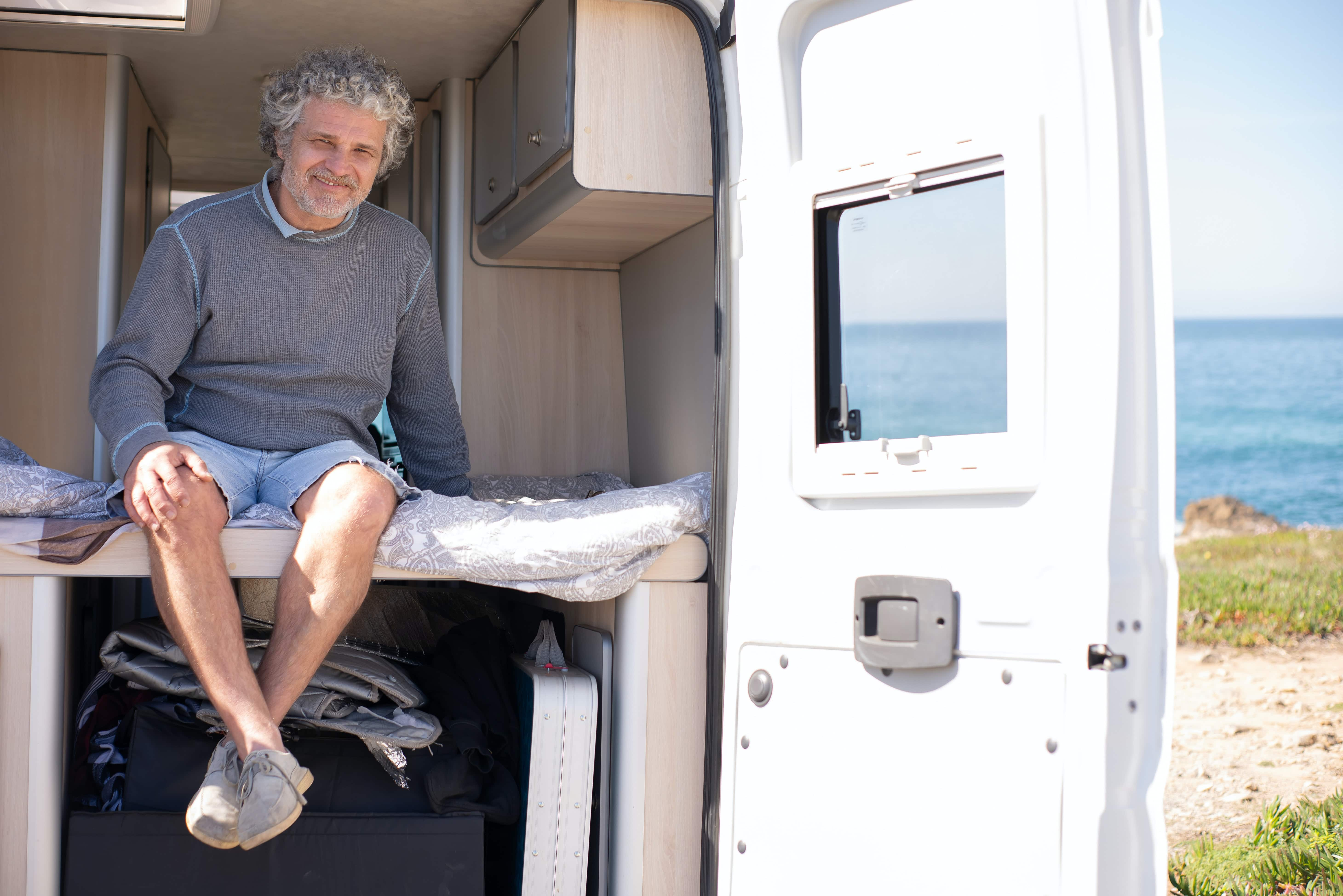 camping car avec plein de lumières