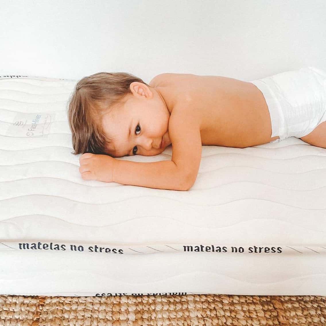 Bébé sur matelas