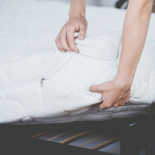 Pourquoi et quand retourner son matelas ?