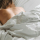 Dormir nu : 5 bienfaits insoupçonnés pour un sommeil de qualité