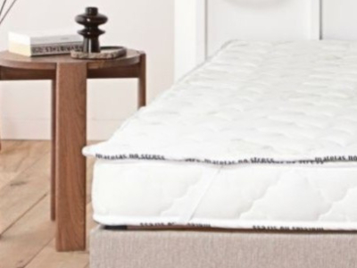 Quels matériaux sont disponibles pour un surmatelas sur mesure et comment influencent-ils le confort